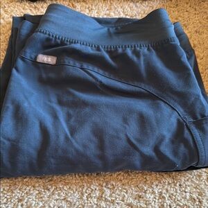 FIGS dark harbor large tall kade